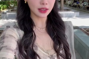 就這口拌面這么下酒！美娜：來(lái)看看“53歲”女主持人下班后的快樂(lè)